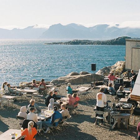 Trevarefabrikken Hotel Henningsvaer Luaran gambar