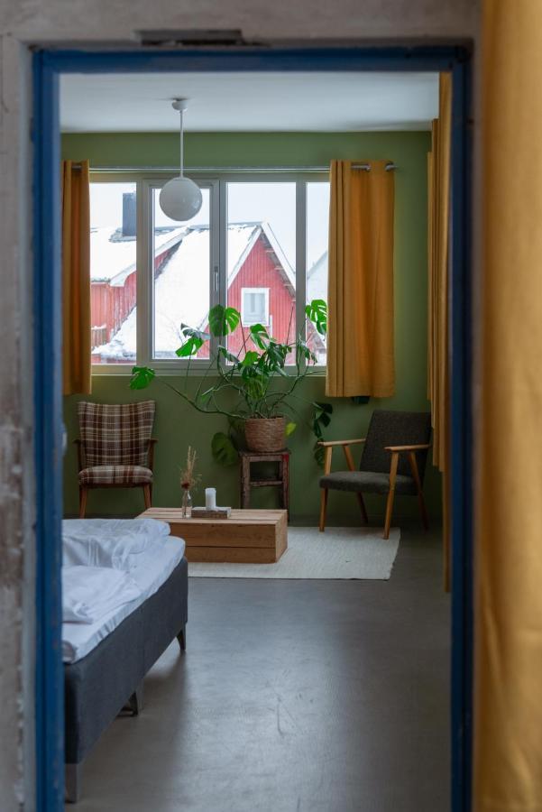 Trevarefabrikken Henningsvaer Luaran gambar