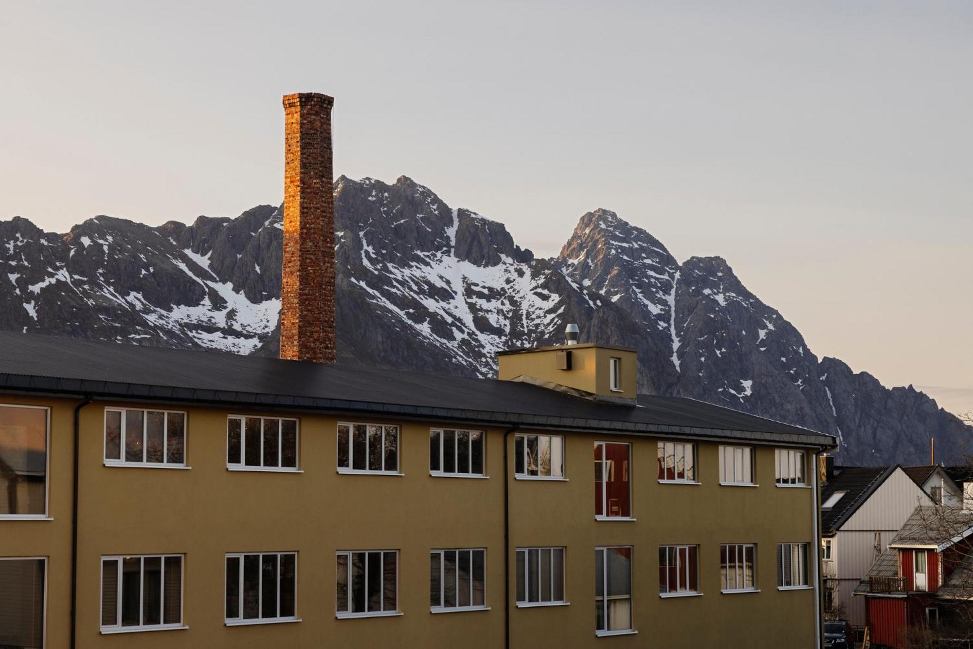 Trevarefabrikken Hotel Henningsvaer Luaran gambar