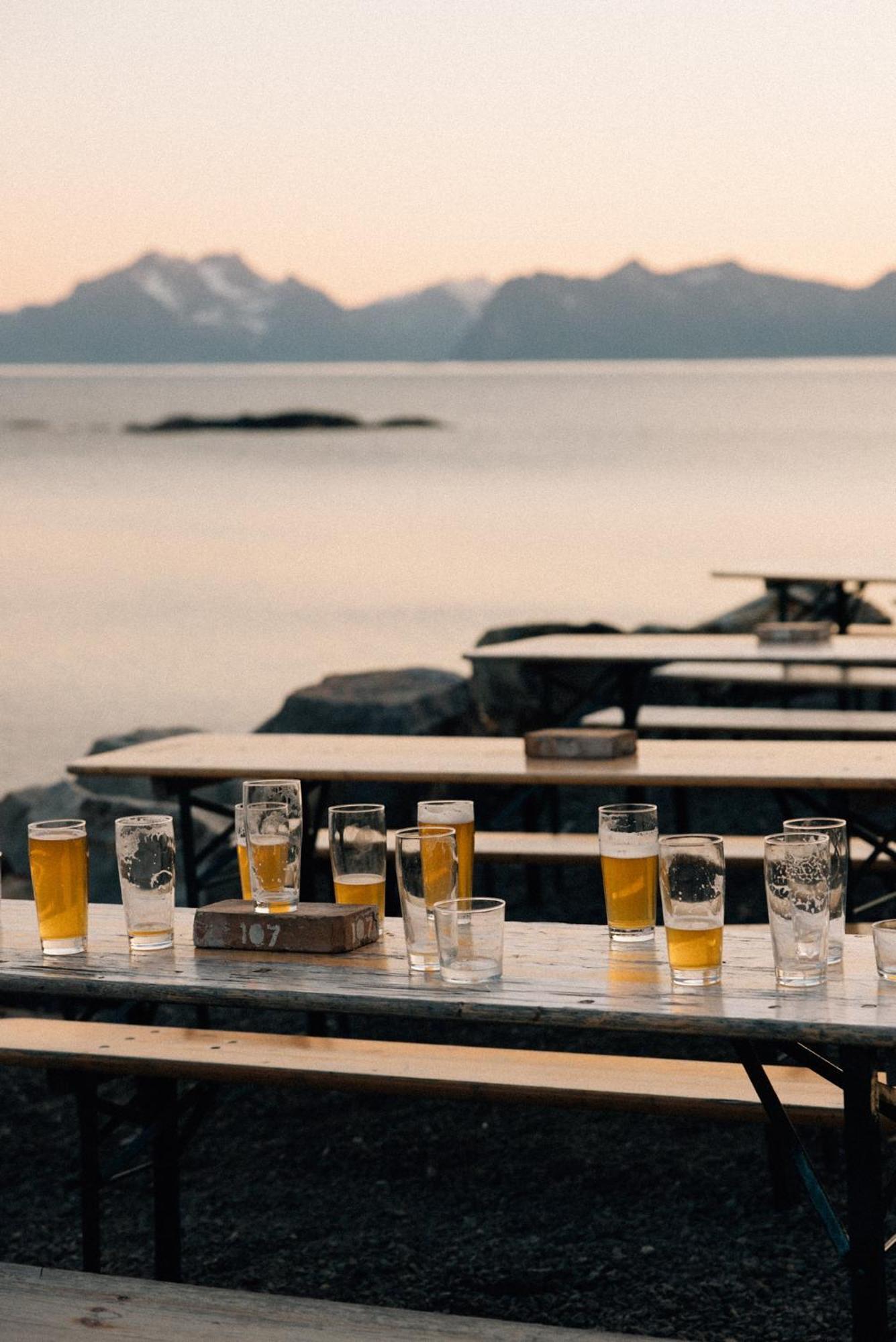 Trevarefabrikken Hotel Henningsvaer Luaran gambar