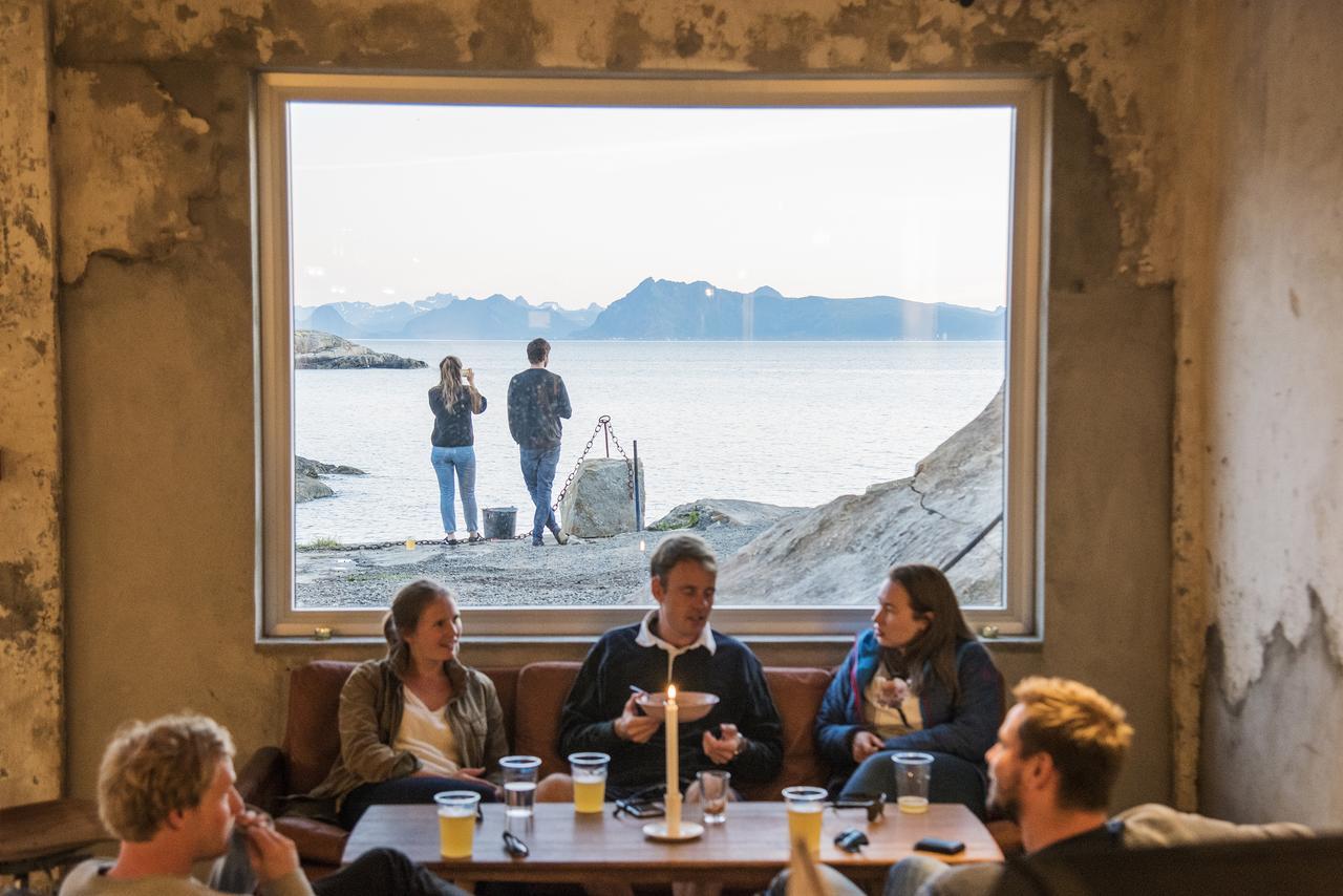 Trevarefabrikken Hotel Henningsvaer Luaran gambar